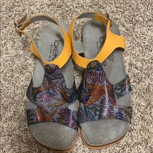 NWOT TakeMe sandals